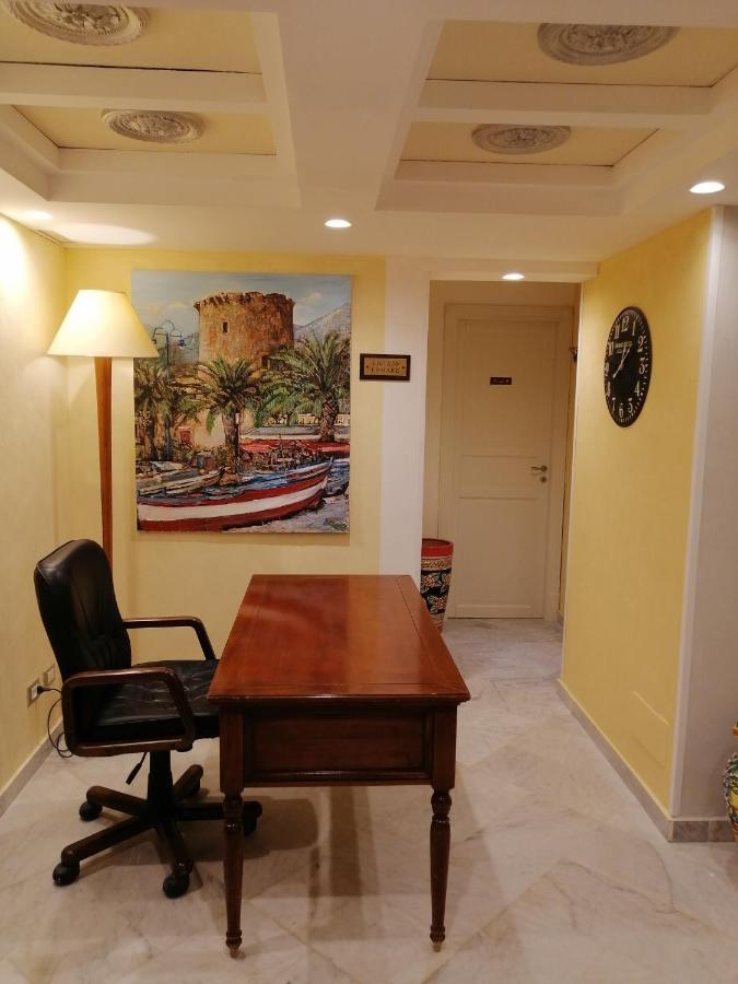 Federico 70 Giada Economy Hotel Палермо Екстериор снимка