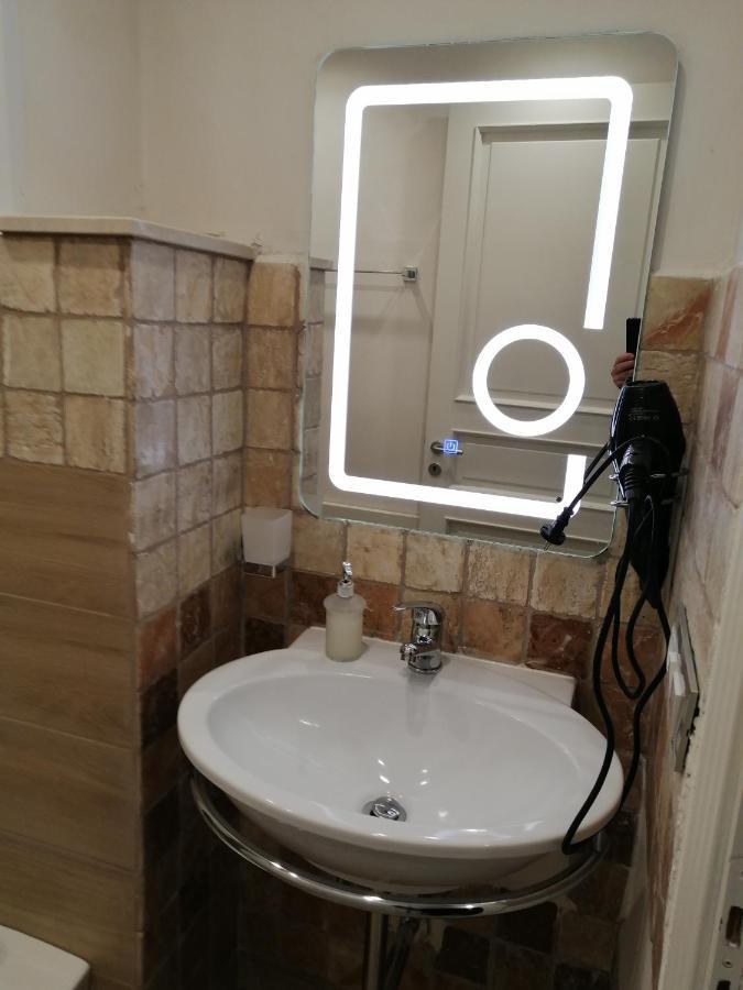 Federico 70 Giada Economy Hotel Палермо Екстериор снимка